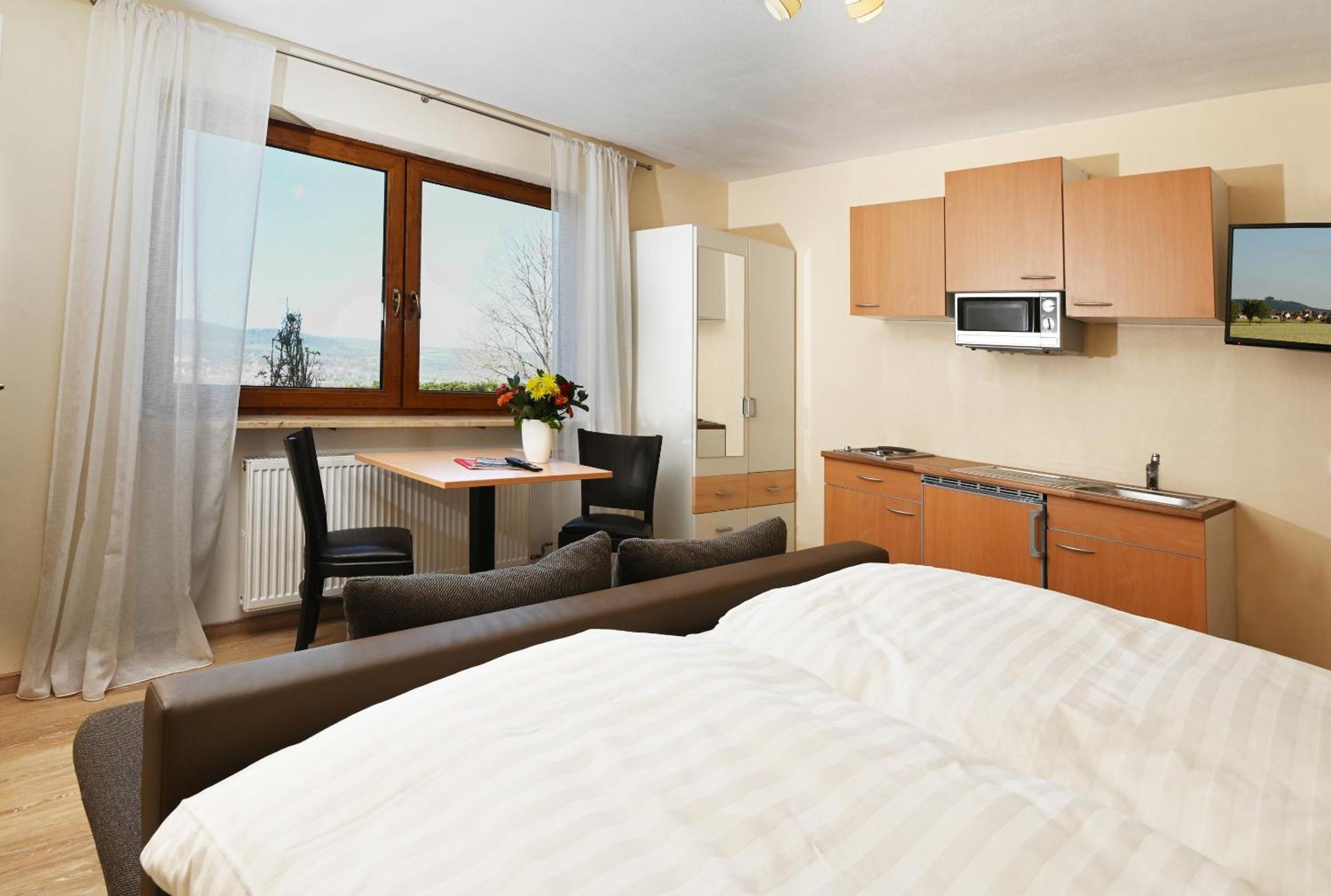 Doppelzimmer mit Gartenblick